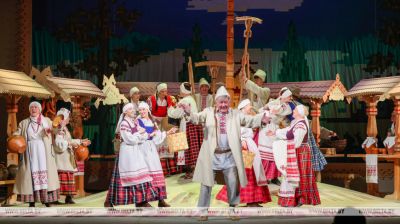 Легендарнай "Несцеркай" адкрылі юбілейны 100-ы сезон артысты Коласаўскага тэатра