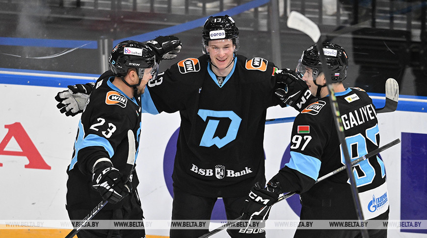 Хакеісты "Дынама" абыгралі "Лакаматыў" і прадоўжылі серыю перамог на родным лёдзе