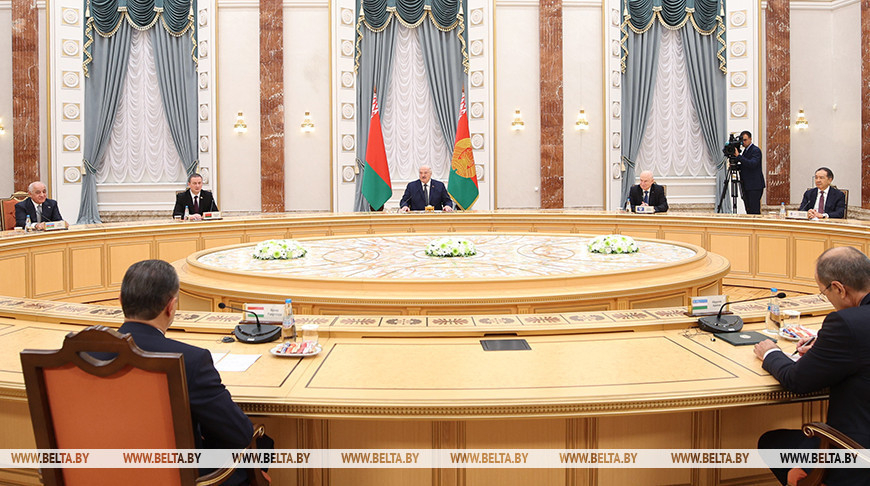 Лукашэнка: Беларусь бачыць у СНД і ЕАЭС сур'ёзных удзельнікаў стварэння справядлівага шматпалярнага светаўладкавання