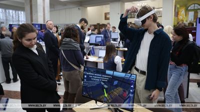 Дроны і лічбавыя двайнікі: выстаўка ў галіне ШІ і робататэхнікі праходзіць у Мінску