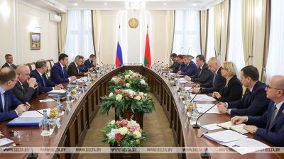 Ва ўрадзе адбылася сустрэча з міністрам прамысловасці і гандлю Расіі