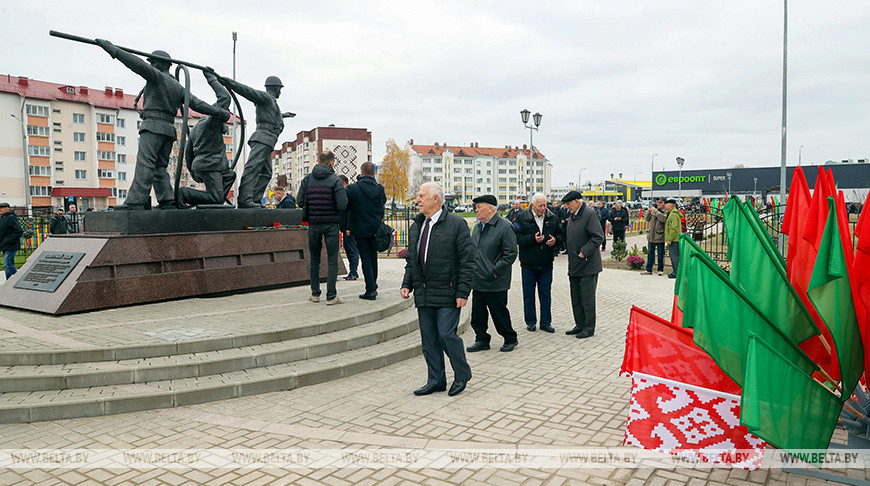 Абноўлены сквер Энергетыкаў адкрылі ў Хойніках