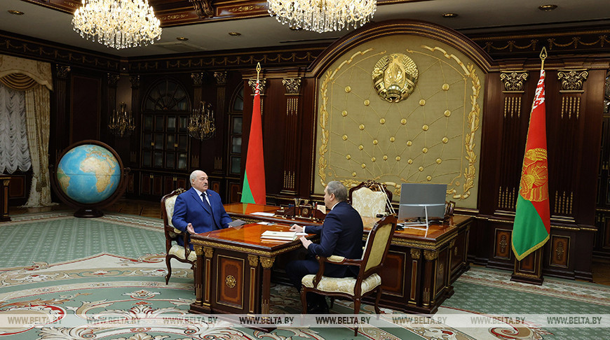 Лукашэнка прыняў з дакладам старшыню Прэзідыума НАН Беларусі