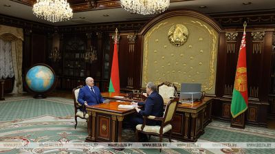 Лукашэнка прыняў з дакладам старшыню Прэзідыума НАН Беларусі