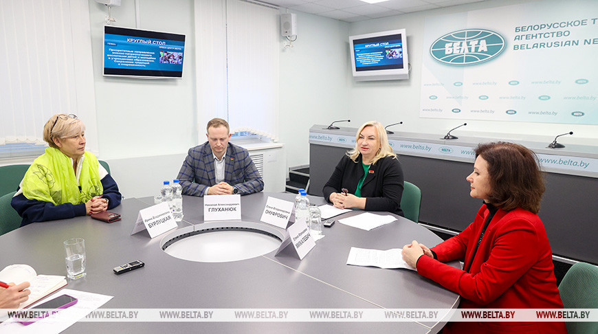 Напрамкі ваенна-патрыятычнага выхавання дзяцей і моладзі абмеркавалі ў прэс-цэнтры БЕЛТА