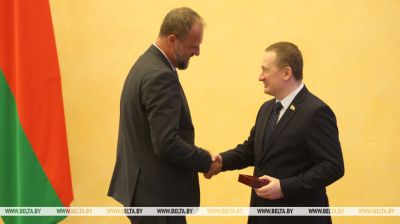 Прыклад высокага прафесіяналізму і ўзор адданасці сваёй справе. У Мінску ўручылі дзяржузнагароды прадстаўнікам розных сфер