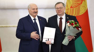 Лукашэнка прывёў да прысягі суддзяў Канстытуцыйнага і Вярхоўнага судоў