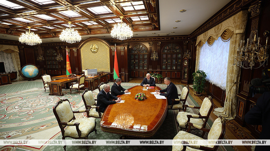 Лукашэнка разгледзеў кадравыя пытанні