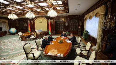 Лукашэнка разгледзеў кадравыя пытанні