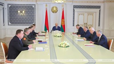 Лукашэнка: Беларусь да канца года павінна мець уласную вытворчасць хадавых боепрыпасаў