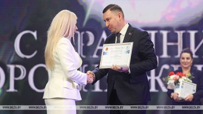  Паспяховыя кіраўнікі, работніцы і маці. У Гродне назвалі імёны "Жанчын года" вобласці 