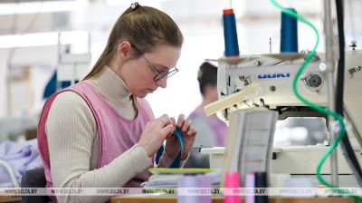 Адно з самых "жаночых" прадпрыемстваў краіны: швейная фабрыка ў Дзяржынску 