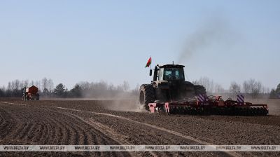 У Мінскай вобласці веснавую сяўбу пачалі з яравога ячменю