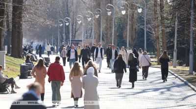 Сонечны вясновы дзень у Мінску