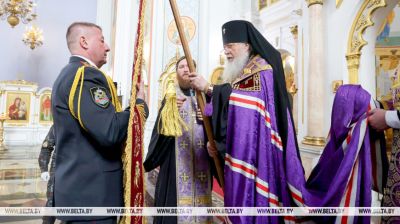 Харугву з лікам Аляксандра Неўскага ўручылі атраду міліцыі асаблівага прызначэння УУС Віцебскага аблвыканкама