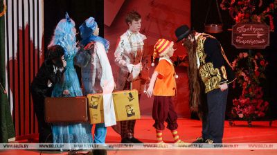 Прыняцце, сацыялізацыя, дружба. У Мінску інклюзіўны тэатр прадставіў спектакль у падтрымку дзяцей з РАС  