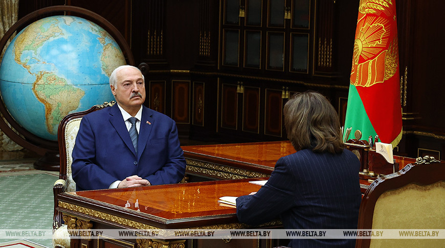 Лукашэнка прыняў з дакладам Качанаву
