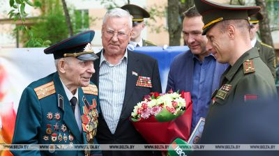 Ветэраны Вялікай Айчыннай вайны прымаюць віншаванні з 9 Мая