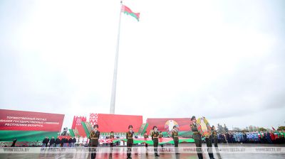Урачыста і ярка. Цырымонія ўшаноўвання дзяржаўных сімвалаў прайшла ў Мінску