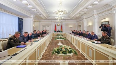 Дзяржпраграма ўзбраення на пяцігодку стала тэмай нарады ў Лукашэнкі