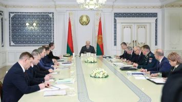 Лукашэнка: Адкрывайце ГРАНІЦУ! // Пра літоўскія фуры, баршчы, другую АЭС і новую пяцігодку