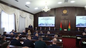 Лукашэнка: Даўно напляваць на іх крытыку! // РАЗНОС Урада, расійская свініна і Савет міру