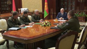 Лукашэнка сабраў нараду па развіцці ўрадавай сувязі