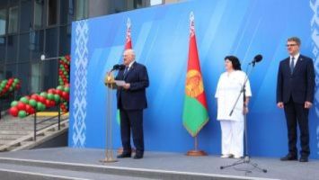 Лукашэнка: Давайце перастанем НЫЦЬ і ПЛАКАЦЬ! / Жорсткая размова з ваеннымі, сала для хакеістаў