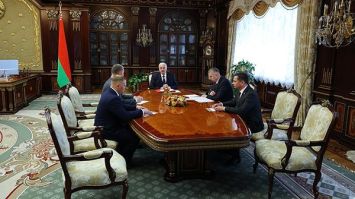 Лукашэнка: Галава не закруціцца ад такіх узлётаў? // Кадры, задачы для ваенных і Шры-Ланка