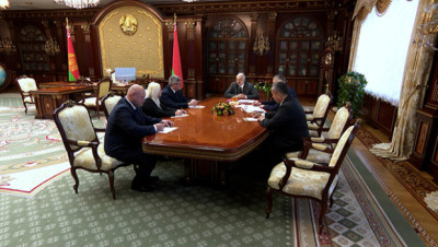 Лукашэнка: старшыня выканкама павінен пад рукой мець усё - ад будаўніцтва да вытворчасці