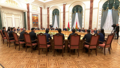 Лукашэнка: Беларусь разлічвае на супрацоўніцтва з КНР у падрыхтоўцы кадраў па сучасных напрамках