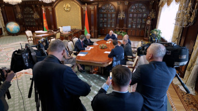 Лукашэнка на перагаворах з ЗША прапанаваў абмеркаваць вайну на Блізкім Усходзе і глабальныя праблемы