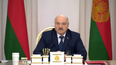 Лукашэнка - чыноўнікам: мы павінны абараніць суверэнную Беларусь сваёй працай, крывёю, потам і жыццём